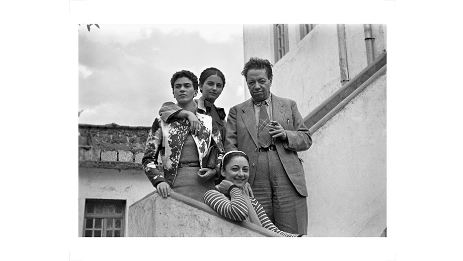 Leo Matiz Frida, Cristina Kahlo, Diego Rivera ed un’amica Città del Messico, 1941 ca. Fotografia B/N © Fondazione Leo Matiz