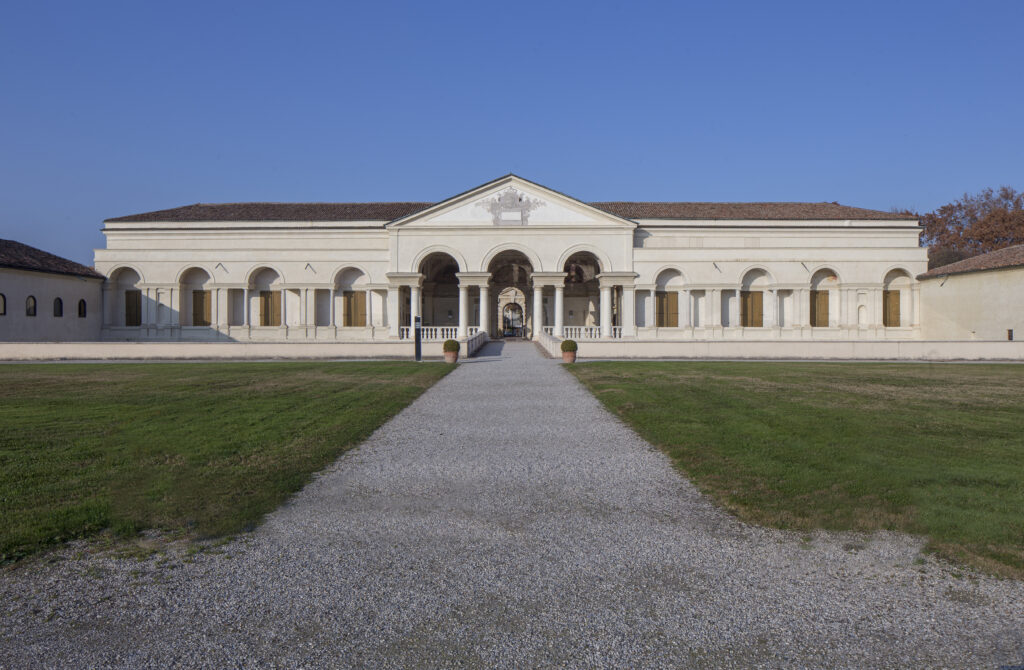 Palazzo Te Facciata sulle Peschiere Foto: Gian Maria Pontiroli © Fondazione Palazzo Te