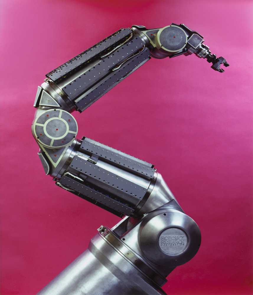 PETER FRASER Robotic Arm with seven degrees of movement, dalla serie "Deep Blue" © Peter Fraser